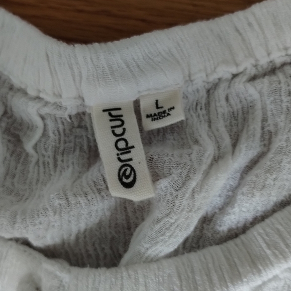 Ripcurl woman's top, NWT, white size L - Picture 2 of 4